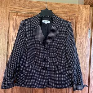 Like-new Kasper Petite size 12 classic style suit jacket with bracelet sleeves